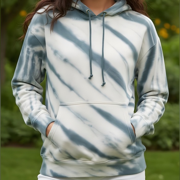 NWT Good American Blue White Tie Dye sweatshirt Hoodie Size 3 Large - Picture 7 of 7